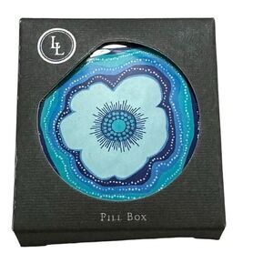 Lucy Lu Designs Compact Metal pill box with  3  Compartments - New in Box